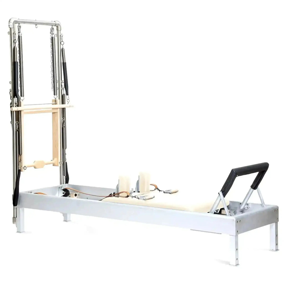 Elina Pilates Classic Reformer mit Tower aus Aluminium – Seitenansicht mit Polstern in Elfenbein, freigestellt vor weißem Hintergrund