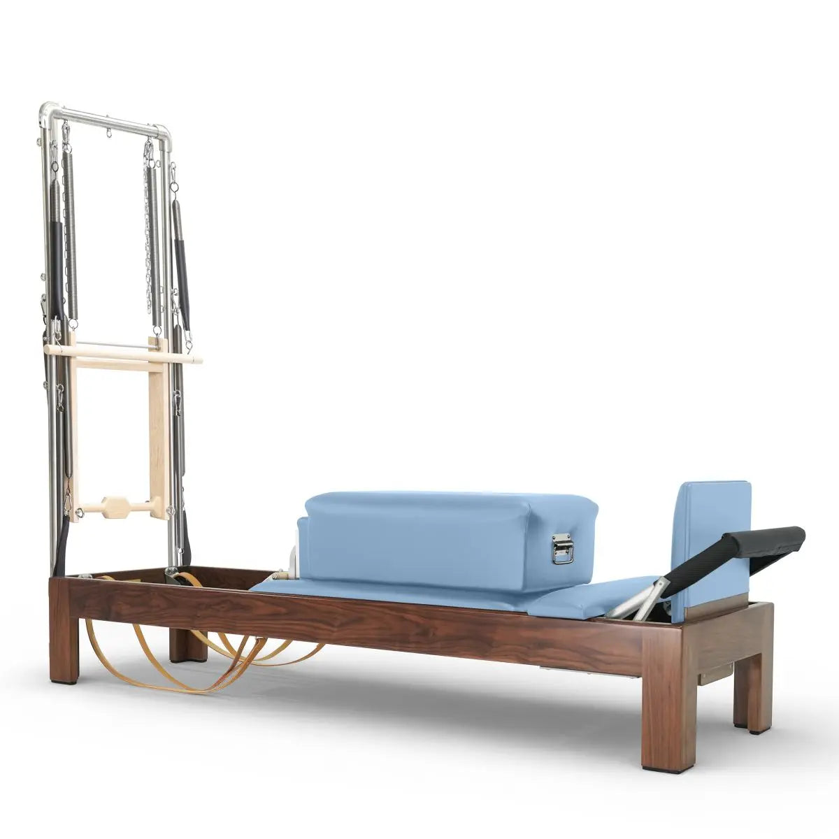 Elina Pilates Classic Reformer mit Tower aus Walnussholz, Polster in Eisblau, Schrägansicht