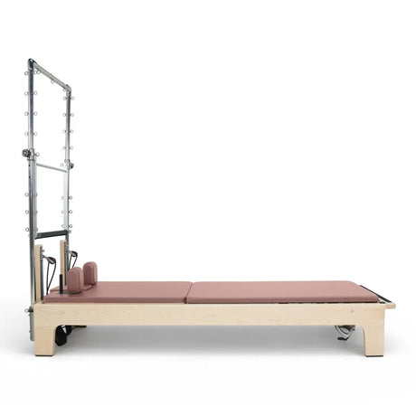 Elina Pilates Club Reformer mit Tower aus Ahornholz mit Polster in Elfenbein, Seitenansicht