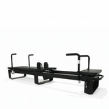 Elina Pilates Corextreme Reformer aus Aluminium in Schwarz, Seitenansicht mit beiden Griffen