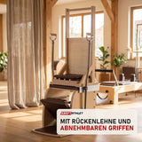 Elina Pilates Electric Chair Kombi-Wunda aus Ahornholz in einem hellen Pilates-Studio mit Holz und Leinen