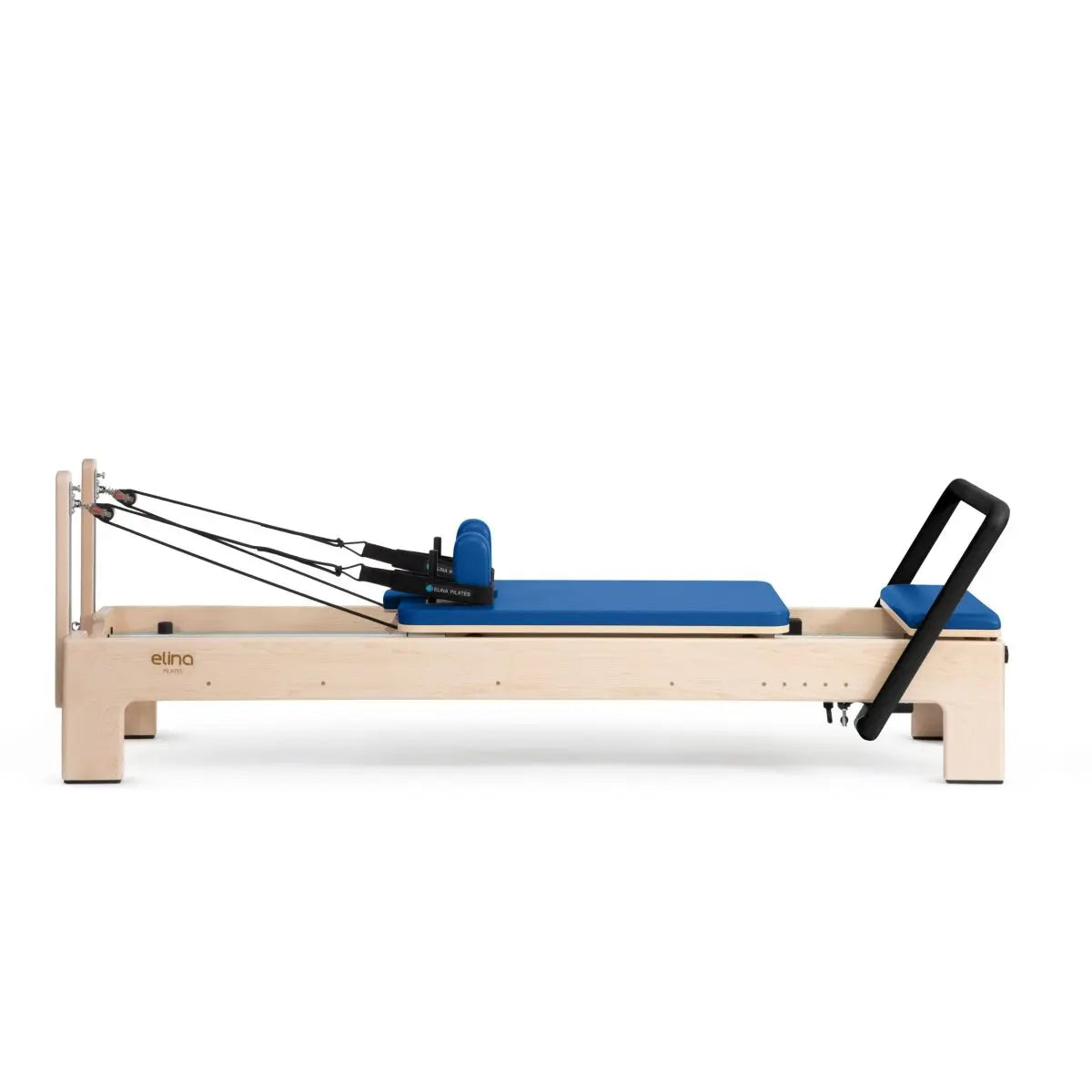 Elina Pilates Elite Advanced Reformer aus Ahornholz mit blauem Polster, Seitenansicht