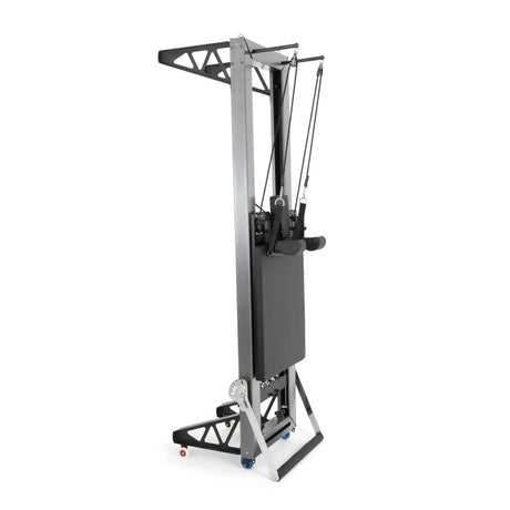 Elina Pilates HL3 Reformer mit Tower aus Aluminium, senkrecht aufgestellt mit Turm, Seitenansicht