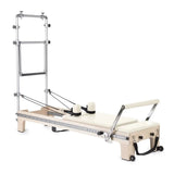 Elina Pilates Master Instructor Reformer mit Tower aus Ahornholz mit Polstern in Elfenbein, Seitenansicht