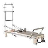 Elina Pilates Master Instructor Reformer mit Tower aus Ahornholz mit Polstern in Mokka, Seitenansicht