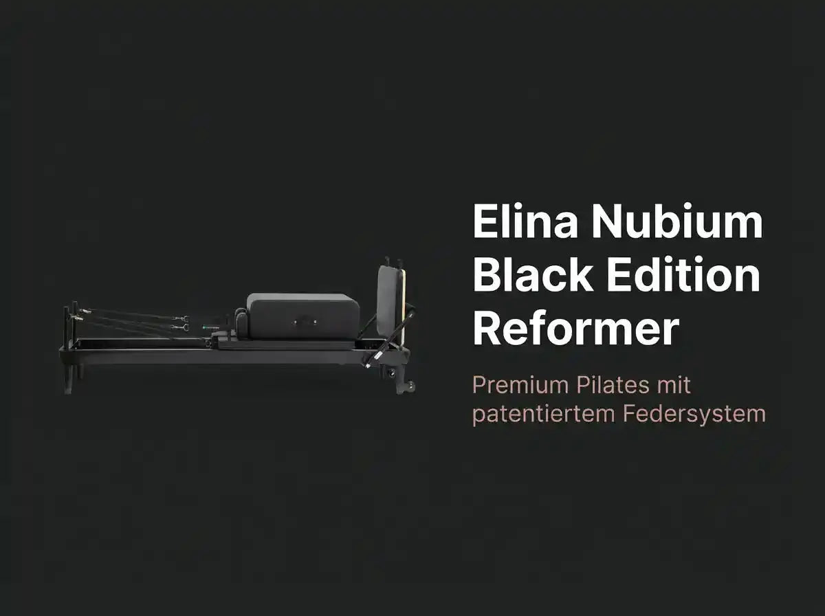 Elina Pilates Nubium Black Edition Reformer aus schwarzem Aluminium vor dunklem Hintergrund mit Produktname