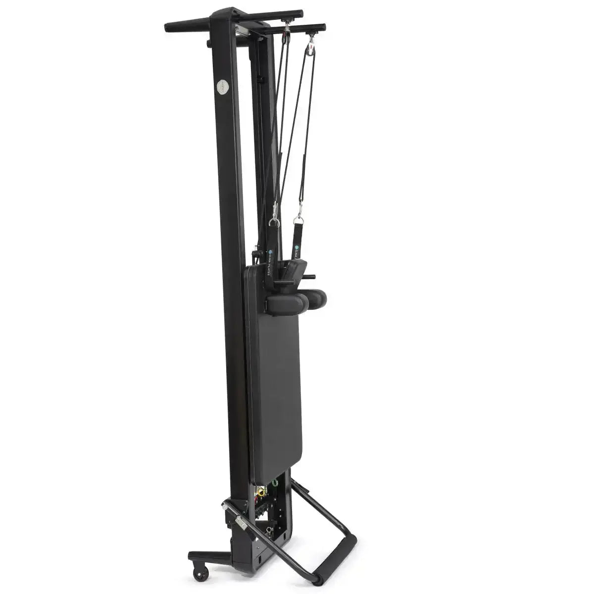 Elina Pilates Nubium Black Edition Reformer aus schwarzem Aluminium hochkant aufgestellt zum platzsparenden Verstauen