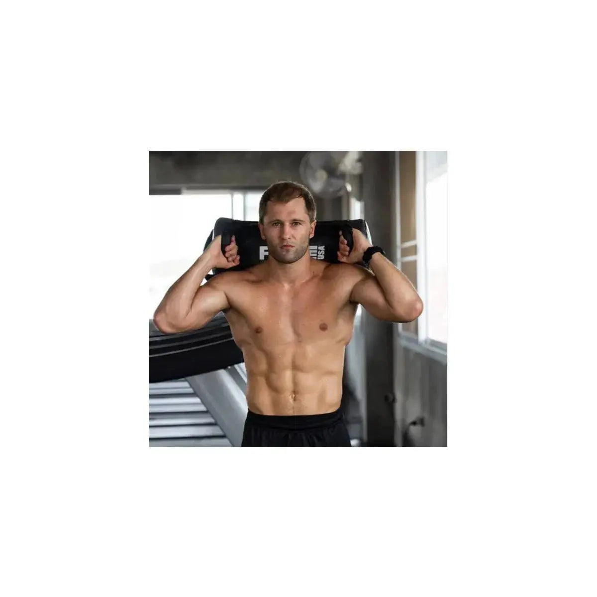 Force USA Endurance Core Bag 5kg – robust training bag with four handles for functional full-body training.
