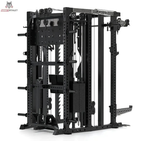 Force USA C20 All-In-One Trainer – Schrägansicht von hinten mit Kabelzügen