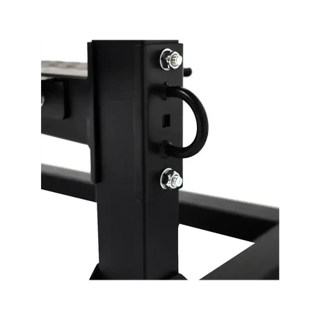 Force USA Commercial GHR/GHD V2 als Detail der Stahlstrebe mit Bandhaken und Schrauben