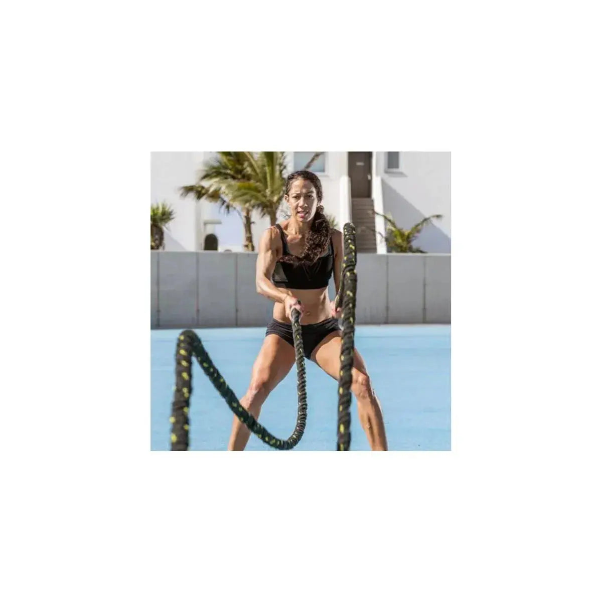 Force USA 15m Battle Rope – robust training rope with rubber caps for intensive full-body training.
