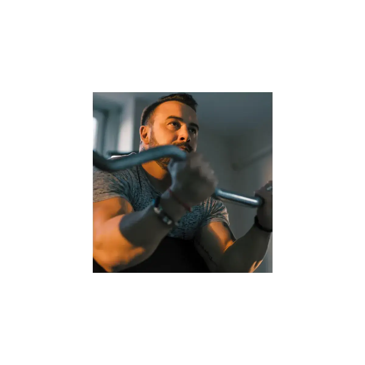 Force USA Olympic Z-Bar – chrome-plated curl bar with 50mm mount and non-slip grip texture.
