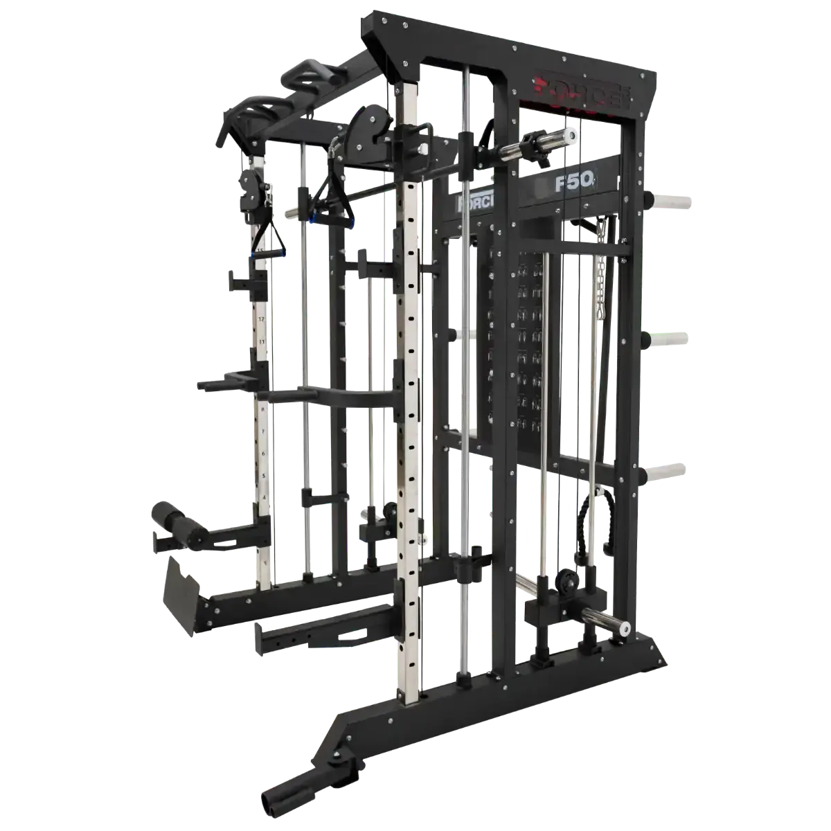 Force USA F50 V2 All-In-One Trainer in Schrägansicht von vorne vor schwarzem Hintergrund