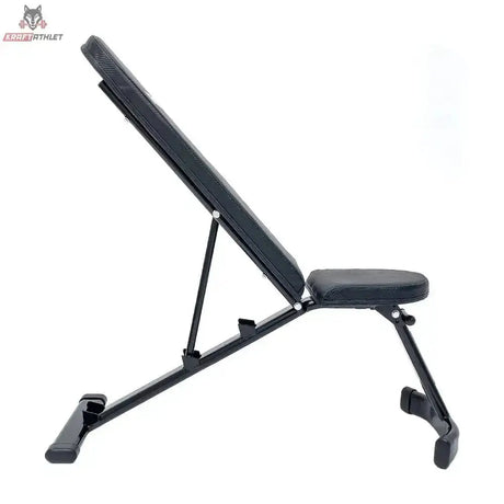 Force USA Folding FID Bench klappbare Hantelbank in Seitenansicht mit geneigter Rückenlehne, schwarz