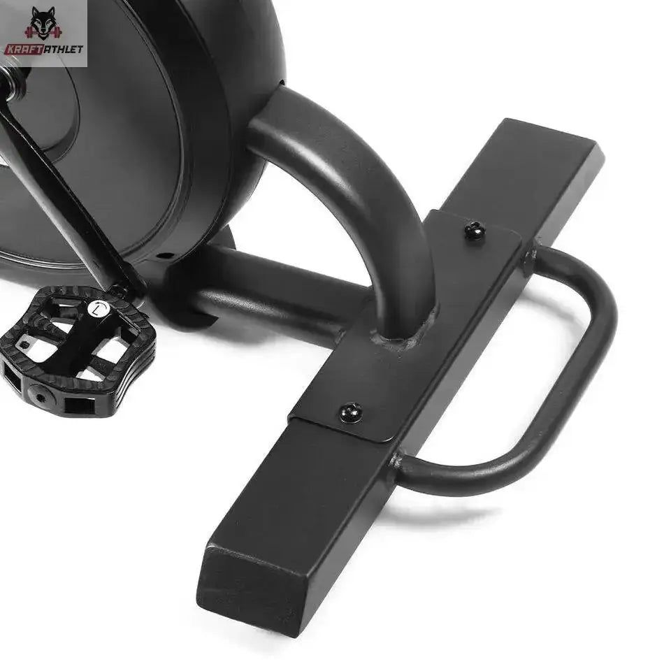 Force USA Freeform Air Bike, Detail von Pedal und hinterem Standfuß mit Griff
