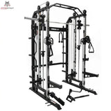 Force USA G3 All-In-One Trainer in Schrägansicht mit Rack, Smith-Stange und Seilzügen