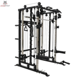 Force USA G3 V2 All-In-One Trainer – Schrägansicht von hinten mit Seilzugtürmen und Ablagen