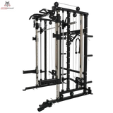Force USA G3 V2 All-In-One Trainer – Schrägansicht mit Multipresse, Seilzügen und Hantelscheibenhaltern