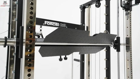 Force USA G3 V2 Beinpresse-Platte im Gestell montiert, leicht seitliche Ansicht