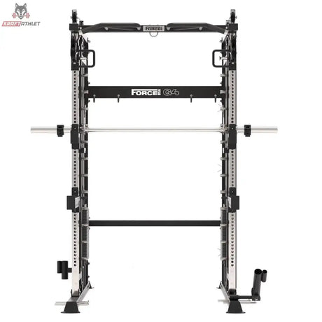 Force USA G4 All-In-One Trainer in Frontansicht mit Langhantelstange