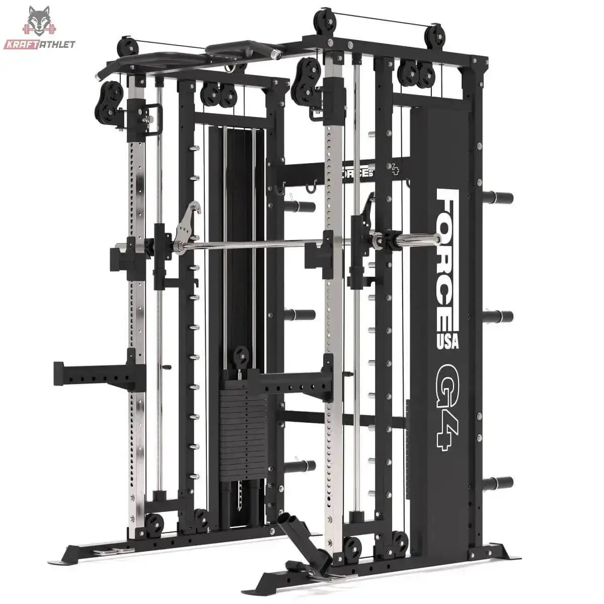 Force USA G4 All-In-One Trainer in Schrägansicht mit Smith-Stange und Seitenverkleidung