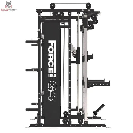 Force USA G4 All-In-One Trainer in Seitenansicht mit Landmine