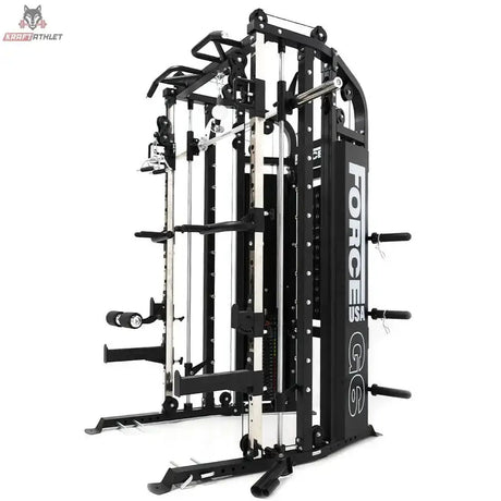 Force USA G6 All-In-One Trainer in Schwarz, Schrägansicht von links mit Hantelablagen