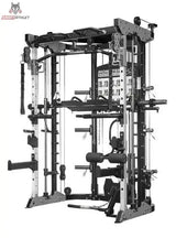 Force USA G9 All-In-One Trainer in Schwarz, Schrägansicht mit Beinpolster und Ablagen