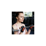 Frau trainiert Bizepscurls mit der Force USA Olympische Z-Stange im Fitnessstudio, Handschuhe an