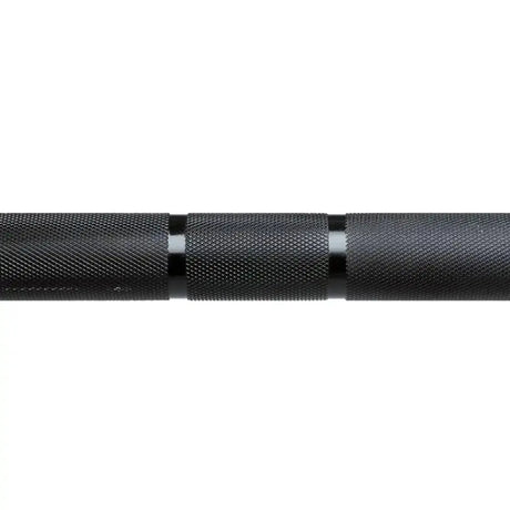 Force USA Ranger Olympia Langhantel V2, Detail der schwarzen Rändelung in der Griffzone