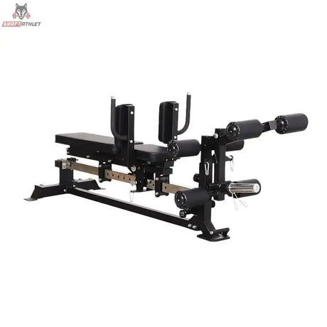 Force USA Sliding Bench Trainingsbank in Schrägansicht von hinten mit Polsterrollen und Scheibenaufnahme