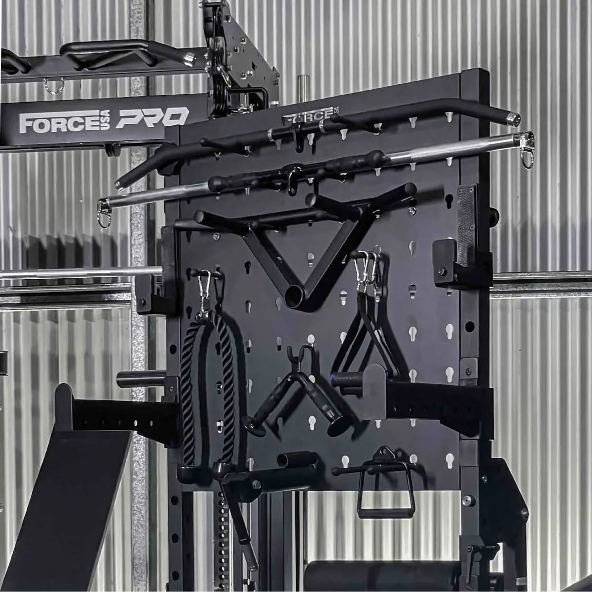 Force USA Storage Rack Pro Zubehörregal, Regal Großaufnahme Industrieansicht