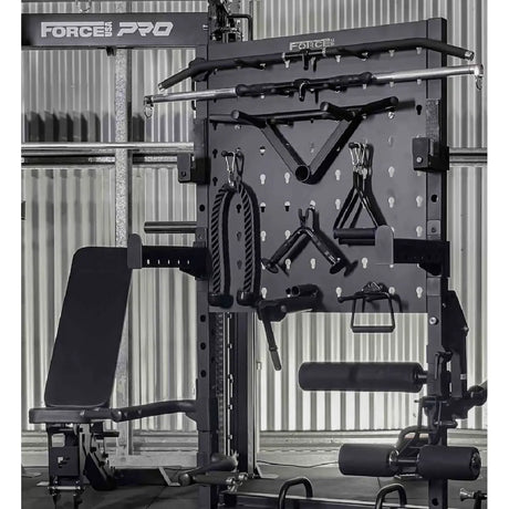 Force USA Storage Rack Pro Zubehörregal, Regal Studio Installation Schrägansicht