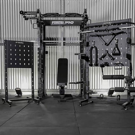 Force USA Storage Rack Pro Zubehörregal, Regal Seitenansicht mit Inhalt