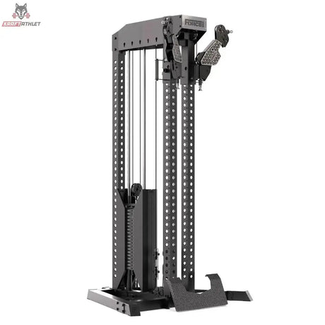 Force USA Tandem Tower Kabelturm in Schrägansicht mit zwei Seilzugarmen und Gewichtsstapel