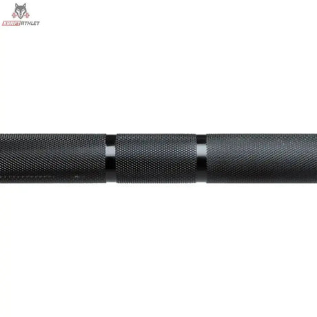 Force USA The Gunner Barbell V2, Nahaufnahme der Rändelung mit Markierungsring