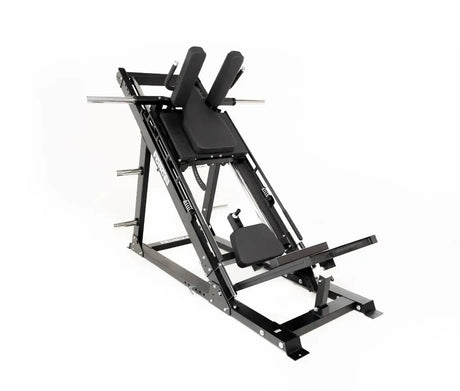 Force USA Ultimate V2 Leg Press & Hack Squat: Schrägansicht von links mit Schlitten und Fußplatte