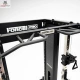 Force USA X15 Pro Multi Trainer, Detail der Klimmzugstange mit Logo