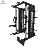 Force USA X15 Pro Multi Trainer in Schwarz, Schrägansicht vor schwarzem Hintergrund