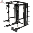 Force USA X20 Pro Multi Trainer in Schwarz, Schrägansicht mit Rack, Kabelzügen und Hantelablagen