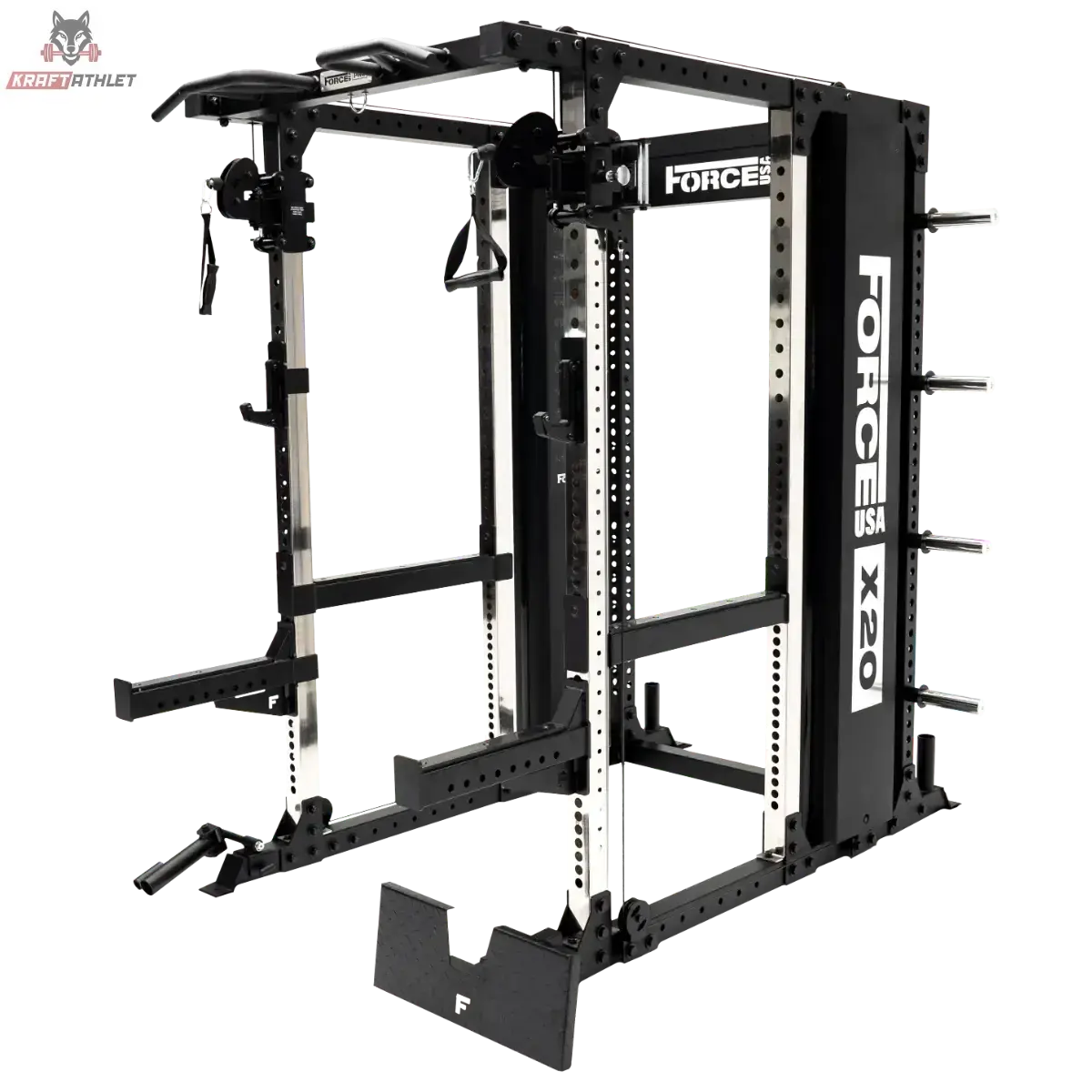 Force USA X20 Pro Multi Trainer in Schwarz, Schrägansicht mit Rack, Kabelzügen und Hantelablagen