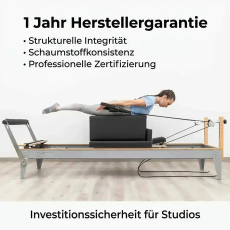 Hegren Pilates Box Modern auf dem Reformer, Frau in Bauchlage, Übersicht zur Verarbeitung