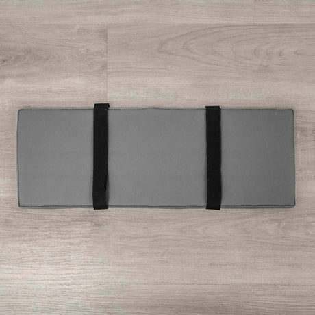 Hegren Platform Pad LEGATO Reformer-Auflage in Grau M40 mit schwarzen Gurten, Draufsicht