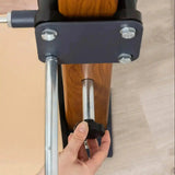 Hegren TALMA 62CT Convertible Tower: Detail der Verriegelung am Holzpfosten