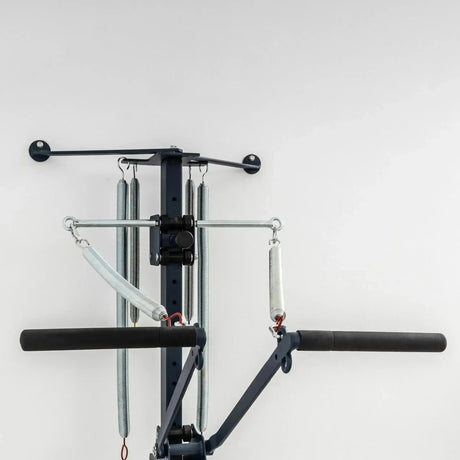 Hegren TALMA 62CT Convertible Tower: Vorderansicht mit Push-Through-Bar, Federn und Rolle