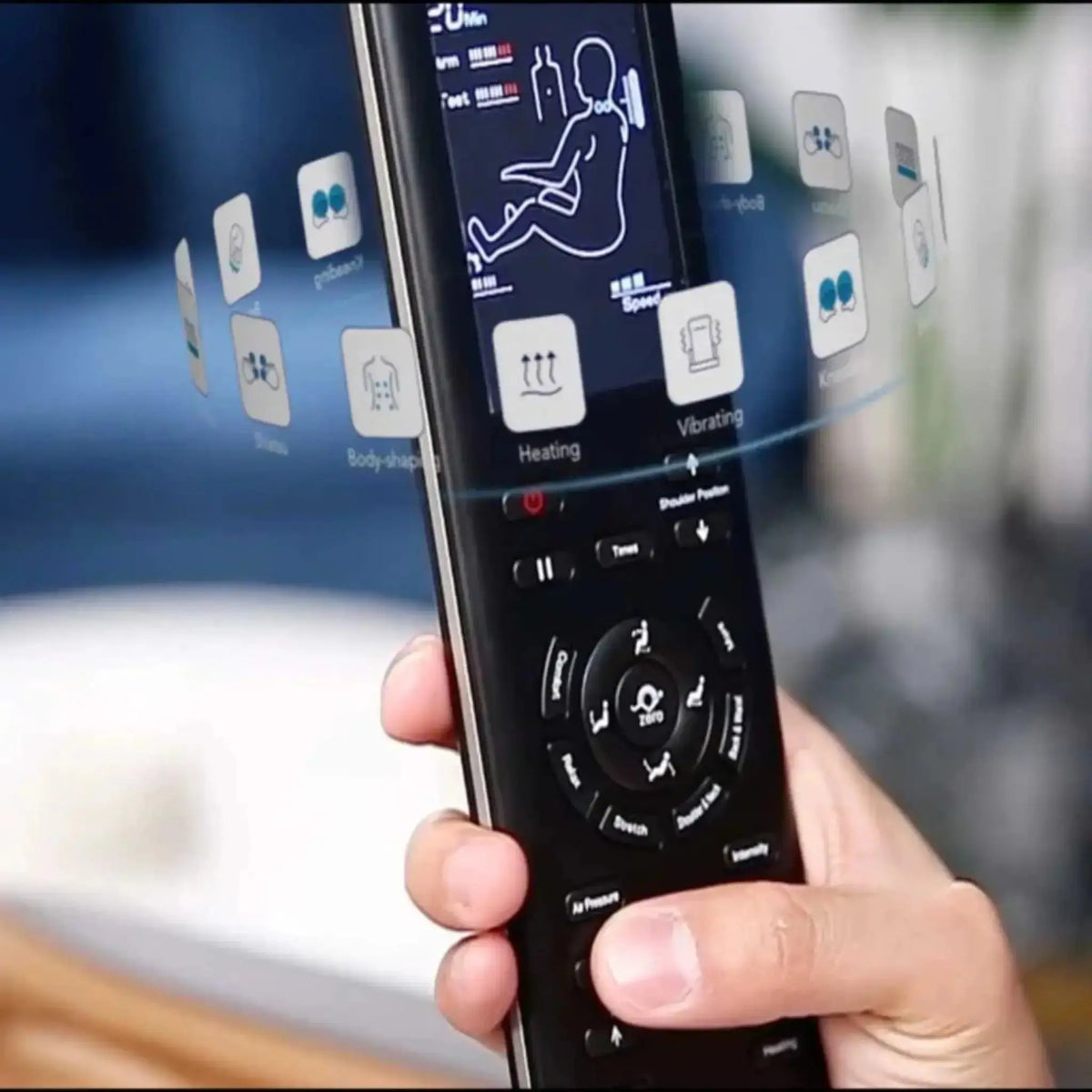 NAIPO Model P A350 Massagesessel im Detail: Fernbedienung in der Hand