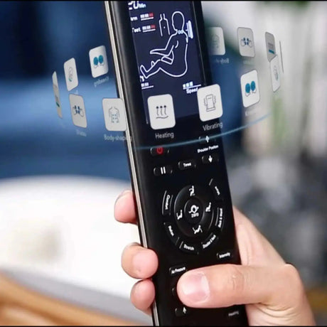 NAIPO Model P A350 Massagesessel im Detail: Fernbedienung in der Hand
