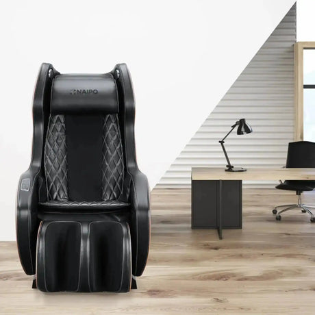 NAIPO Model U ClassicSwing 1900 Massagesessel in Schwarz, Frontansicht im Arbeitszimmer
