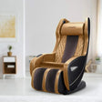 NAIPO Model U ClassicSwing 1900 Massagesessel in Braun, Schrägansicht im Wohnzimmer