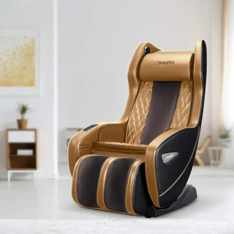 NAIPO Model U ClassicSwing 1900 Massagesessel in Braun, Schrägansicht im Wohnzimmer